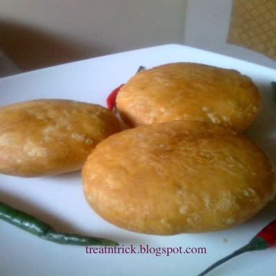 Potayo Kachori @ http://treatntrick.blogspot.com Potayo Kachori Recipe @ http://treatntrick.blogspot.com