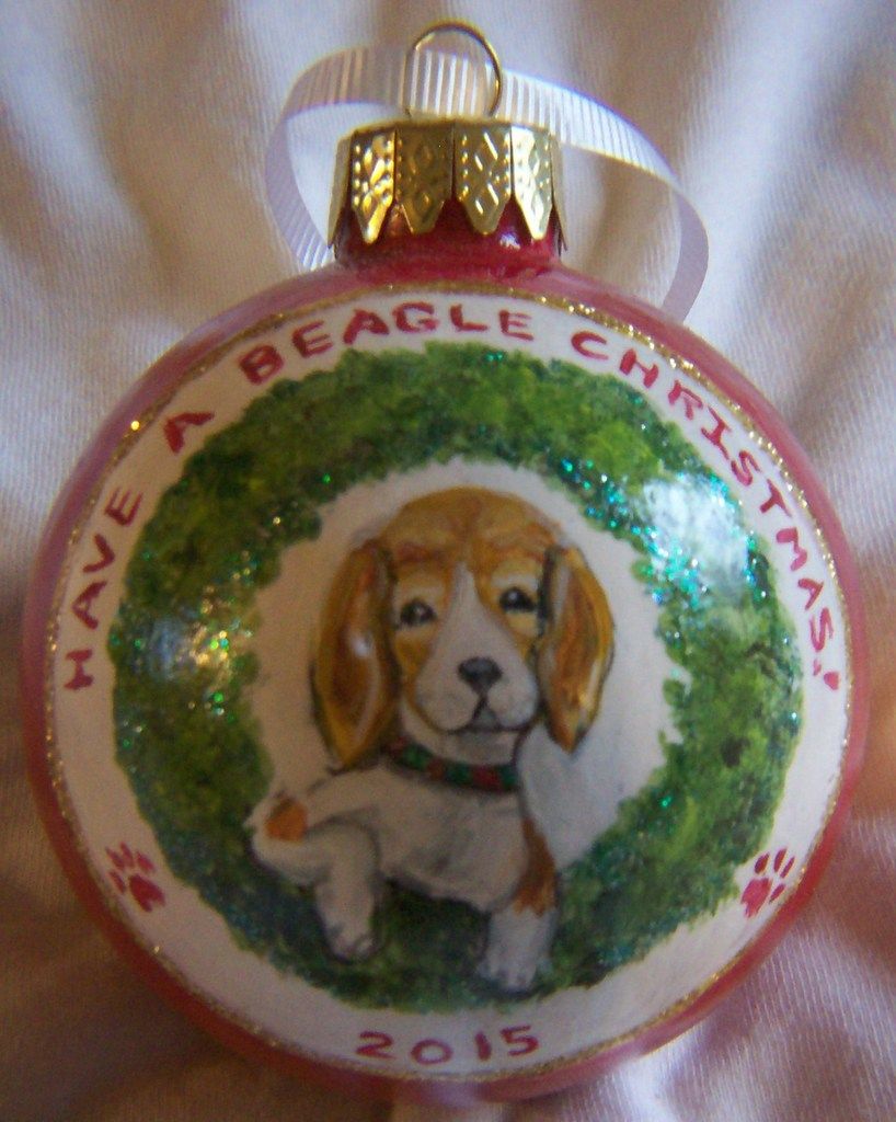beagle in wreath 2015 Christmas ornament