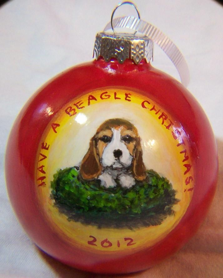 beagle in wreath Christmas ornament