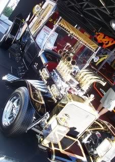 http://i253.photobucket.com/albums/hh46/rexmanches/SEMA%202010/101_3665.jpg