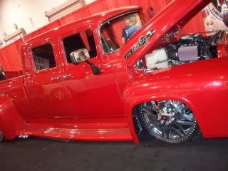 http://i253.photobucket.com/albums/hh46/rexmanches/SEMA%202010/101_3871.jpg