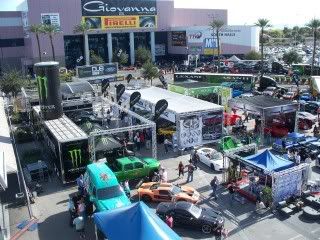 http://i253.photobucket.com/albums/hh46/rexmanches/SEMA%202010/101_3973.jpg