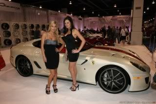 http://i253.photobucket.com/albums/hh46/rexmanches/SEMA%202010/babes20.jpg