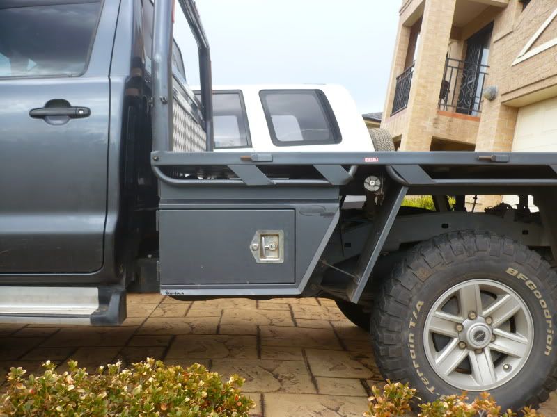 • View topic Pics, under tray tool boxes