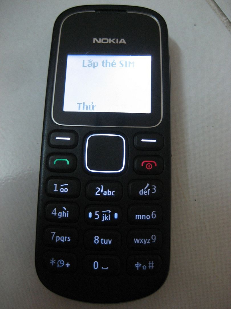 Don nhà thanh lý linh tinh máy hút bụi_ bàn ủi _ đèn PIN _ ip 3gs.......