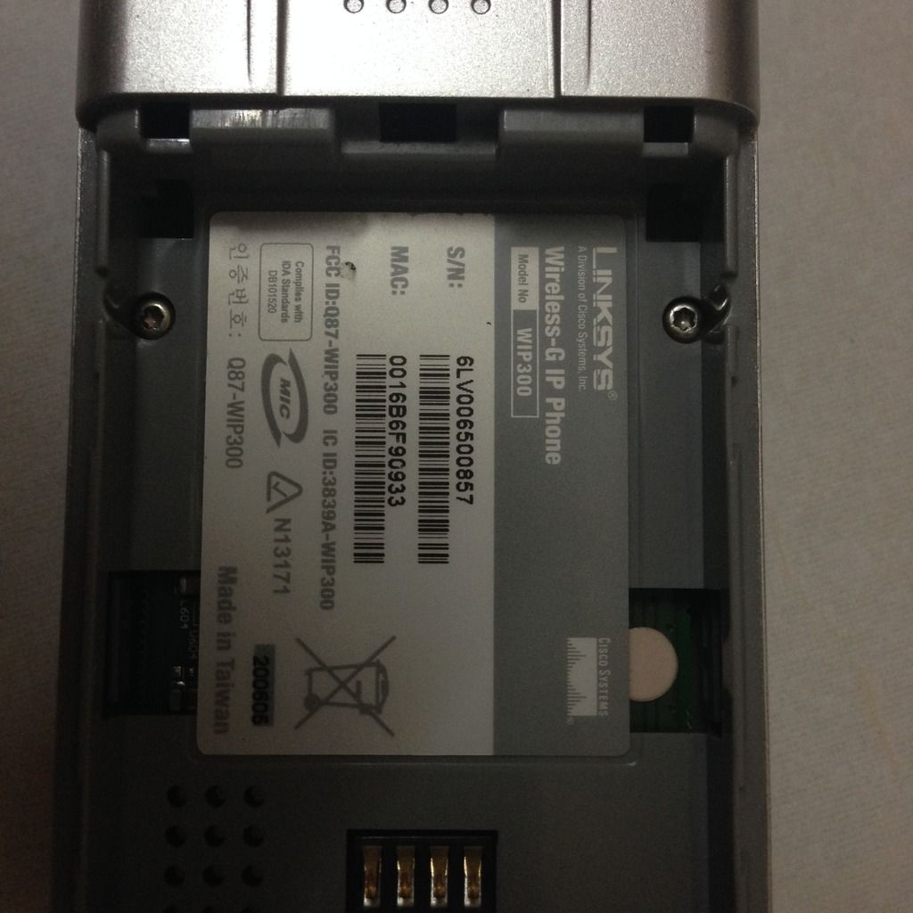 Don nhà thanh lý linh tinh máy hút bụi_ bàn ủi _ đèn PIN _ ip 3gs....... - 3