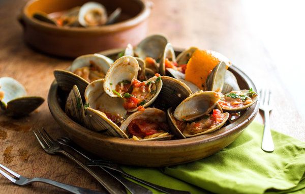 Steamed Clams in Spicy Tomato Sauce photo 06recipehealth-articleLarge_zpsca26c0f0.jpg