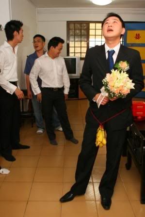 he sang &quot;YUE LIANG DAI BIAO WO DE XIN&quot;