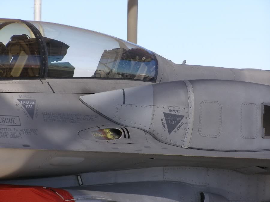 F-16-60-2.jpg