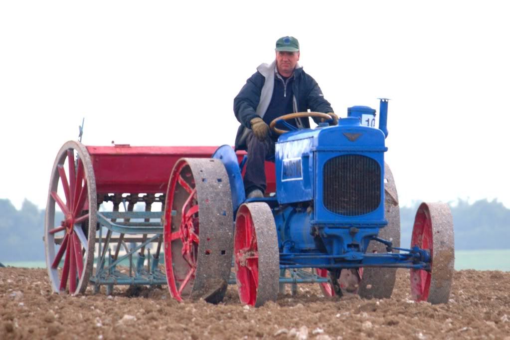 IMAGE: http://i253.photobucket.com/albums/hh73/Nevtiger/AustinTractor.jpg