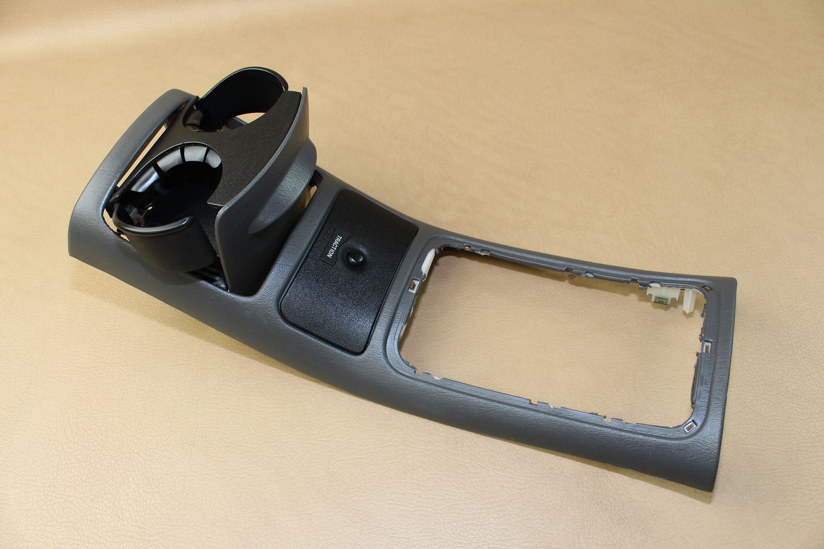 9704 BUICK REGAL CENTER CONSOLE SHIFTER SHIFT BEZEL SURROUND CUP