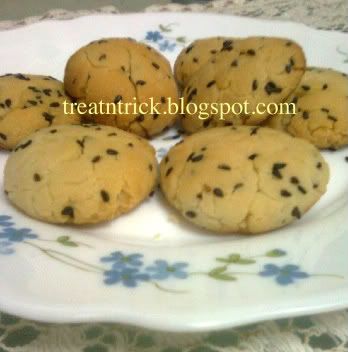 Condensed Milk Cookies Recipe @ treatntrick.blogspot.com