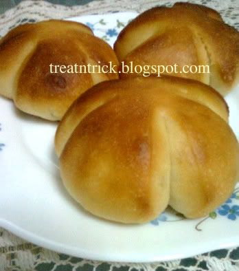 Butter Rolls Recipe @ treatntrick.blogspot.com