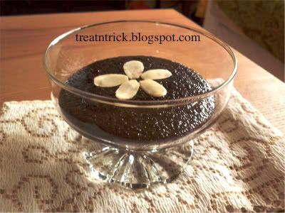 Chocolate Semolina Pudding Recipe @ treatntrick.blogspot.com