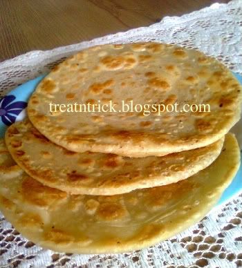 Flat Bread Recipe @ http://treatntrick.blogspot.com