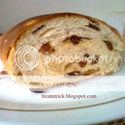 Raisin Bread Recipe @ treatntrick.blogspot.com