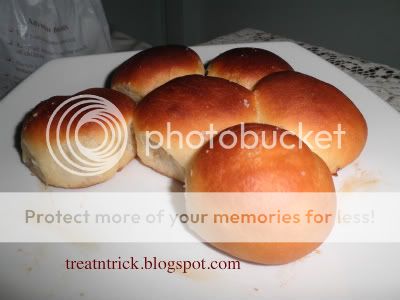 Photobucket Dinner Rolls in One Hour Recipe @ treatntrick.blogspot.com