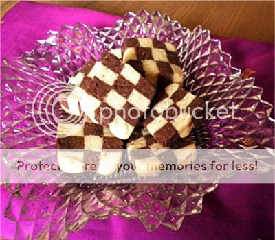 Checkerboard Cookies Recipe @ treatntrick.blogspot.com