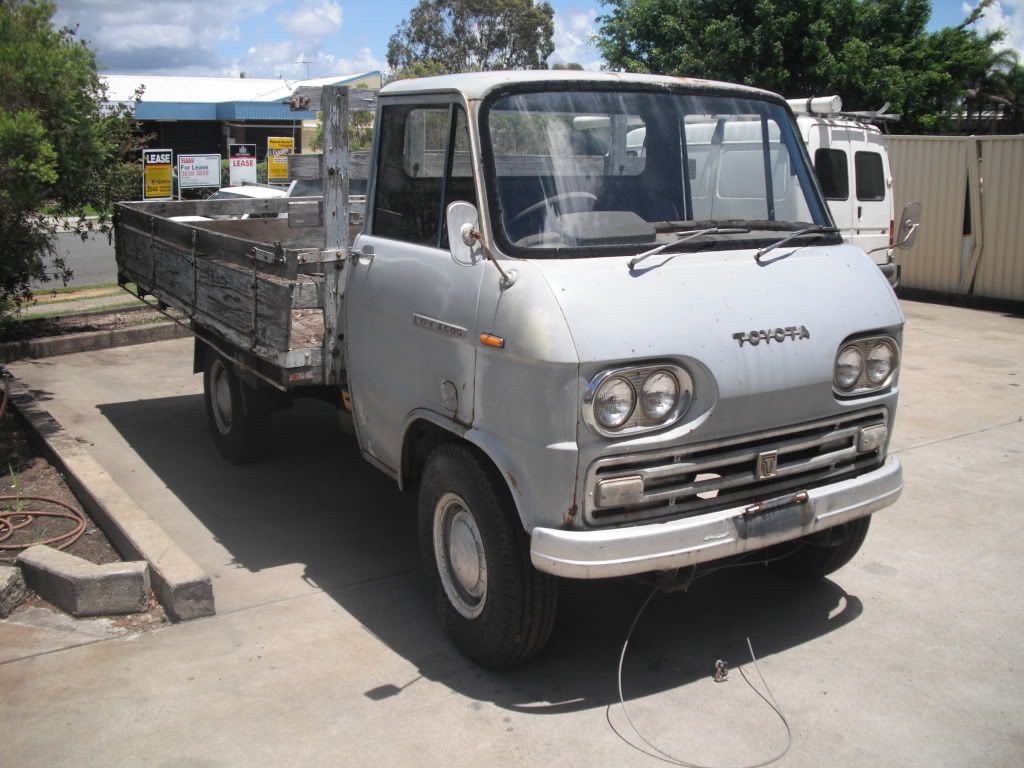 1966 RK171 Toyota Dyna 2 ton Truck - Japanese Nostalgic Car