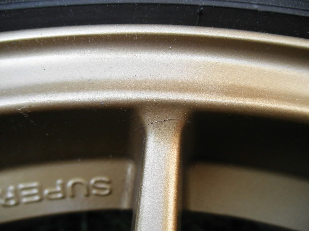 cracked bike rim
